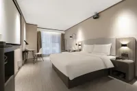 HanTing 호텔 (화이화 기차역 통청 플라자)