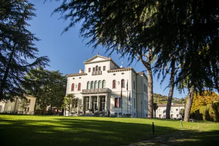 Hotel Villa Soligo - Small Luxury Hotels of the World Отели в г. Рефронтоло