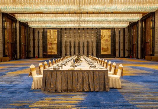 더 퍼플 팰리스