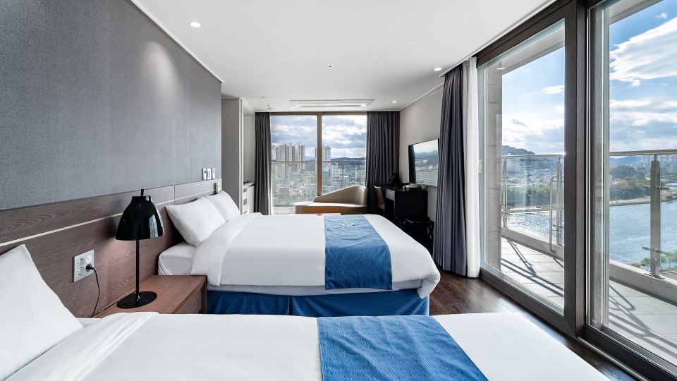 Jinju Golden Tulip Hotel Namgang