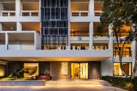 Jianguo HIDDEN Hotel (Kunming Dianchi Haigeng Park) Hotels near CPC Yunnan Provincial Committee Party School