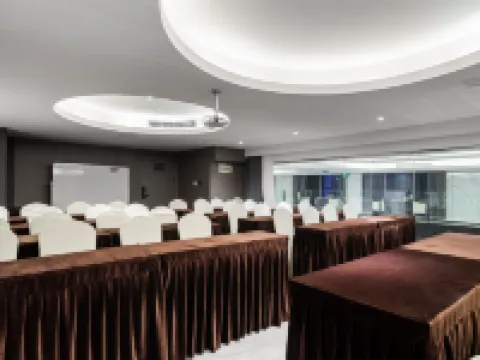 The Bund Heyun Theme Hotel (Dingsheng International Wanda Plaza) Hoteles en Suining