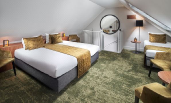Boutique Hotel First City