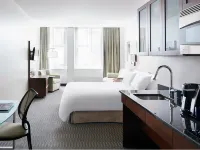 River Hotel Отели рядом с достопримечательностью «Парк Миллениум-парк»