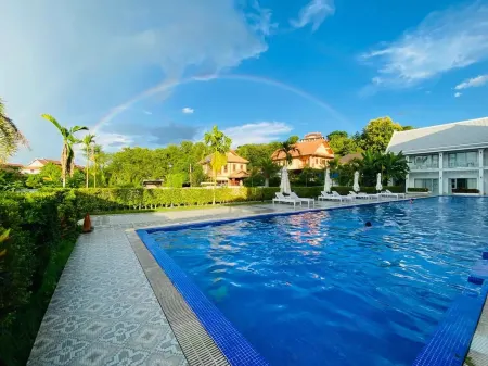 Amanda Hotel Отели рядом с достопримечательностью «Wat Xieng Muan»