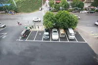 Zhuodai Yipin Hotel (Bus Station) - parking