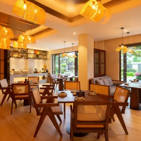 THE  SPRING  VILLA (Dujiangyan Panda Valley)