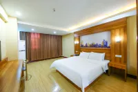 7 Days Hotel (Kaili College High-speed Railway Station Branch) Hotel in zona Qiandongnan National Polytechnic North Campus