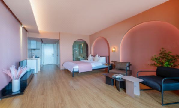 Huizhou Xiaojingwan Blue Sea Xi'an Light Luxury Seaview Apartment