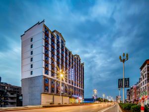 Yester Hotel (Yizhou Longxi Road Station Branch)