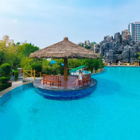Lancui Lake Tian Mu Hot Spring Resort