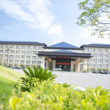 Quannan Yangminghua International Garden Hotel