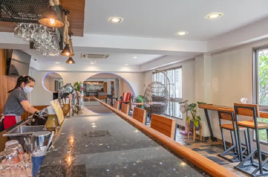 Cha Li's Family Hotel&Hostel