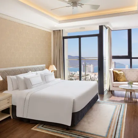 Melia Vinpearl Danang Riverfront