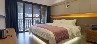 Phoenix Suiyu Riverview Homestay (North Gate Chenglou Branch)