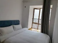 Caihong Zhijia Homestay (Lanhua Square)
