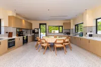 Qianxun·Yifang Homestay (OMG Heartbeat Paradise)
