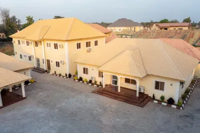 Edgewood Manor Hotel di 