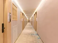 Super 8 Hotel Beijing Chaoyang High-speed Railway Station Jiuxianqiao Electronic City Hotels near Lufthansa Outlets