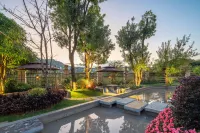 Fengbang Garden Hotel (Wenshanzhou People's Hospital) Отели рядом с достопримечательностью «Wenshan Martyrs' Cemetery»