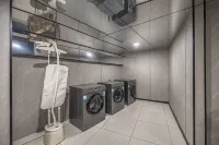 Huaxi Jinse Intelligent Cinema Hotel (Neijiang High-speed Railway North Station)