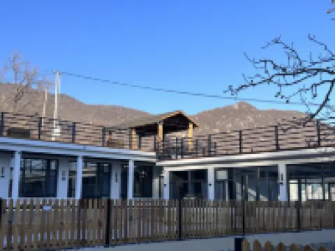 Suxing Shanshuitianyuan Homestay Hotels near Wupeng Canyon