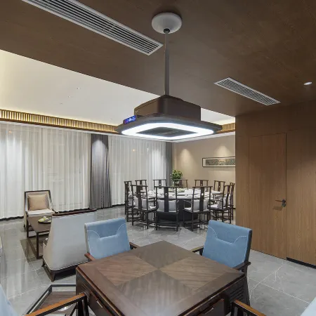 Qianna Hotel (Xinyang Xi Shangyicheng)