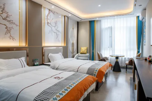 Linxia Yaduo Business Hotel