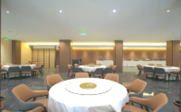 Shengxidun International Hotel (Ganzi Batang 318 National Highway)