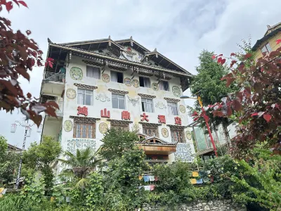 Baoxing Hongshan Ding Hotel Hotel in zona Shenmulei