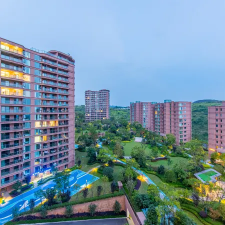 Echarm Hotel (Chengjiang Fuxian Lake Scenic Area Fossil Land Museum)