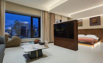 Altai Riverside Shanfeng Homestay (Jiangjunshan International Ski Resort)