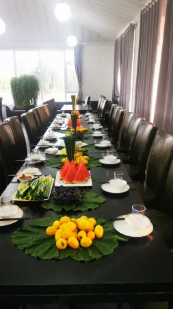 Xianghai Huanlangyu homestay Отели в г. Тунюй