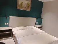Yanggu Jiangnan Yiju Business Hotel