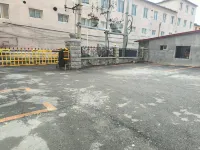 HanTing Hotel (Dandong Kuandian County Government Zhongxin Road) - parking