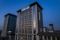 Homeinn Plus Hotel (Aksu Jiefangbei Road Airport)