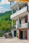 Under Persimmon Trees · Fam&Team Retreat·Pool·Pet Stay (Tonglu OMG Park Branch) Hotels near Chuiyun Tongtian River