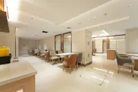 Vienna Hotel(Yanji Yanda Red Wall Water Market Branch) Hotels in Yanji