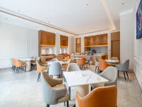 Vienna Hotel (Xuchang East Station Furong Lake Branch) Hotel a Xuchang