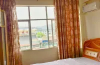 Longling Jinlong Hotel