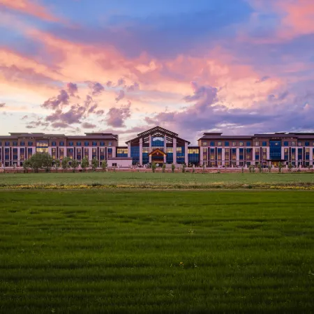 Xiate Holiday Hotel (Zhaosu Wetland Park)