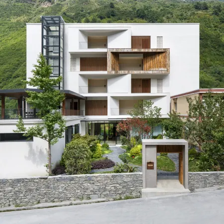 In the Forest · Villa Hidden Stay (Danzhamu Valley Hongshan Scenic Area)