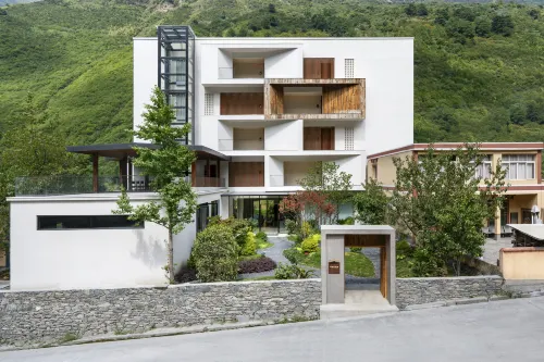 In the Forest · Villa Hidden Stay (Danzhamu Valley Hongshan Scenic Area) - Parkering