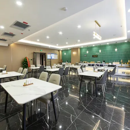 EZZI Hotel (Huijia Times Hami Shopping Center)