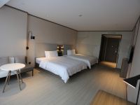 汉庭酒店(赤峰林东福山公园店) - 高级双床房
