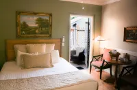 Grass Valley Courtyard Suites