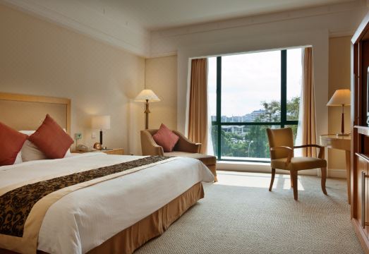 세렘반 호텔 실내 전경