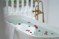 Xishuangbanna Parisian Riverview Light Luxury Hotel (Gaozhuang Xishuangjing Xingguang Night Market) - Bathtub