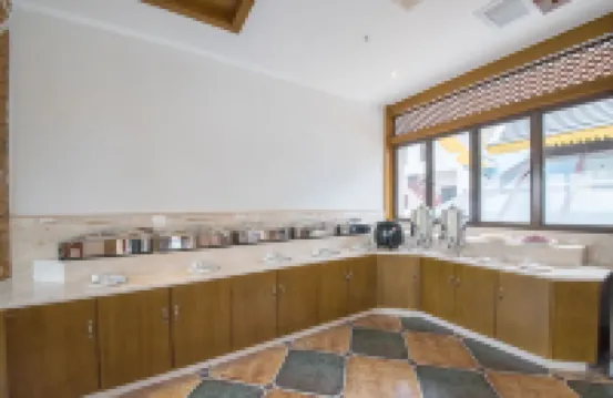 西雙版納景洪白宮·傣泰風情酒店（告莊星光夜市店）