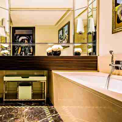 Prince de Galles, a Luxury Collection Hotel, Paris Rooms